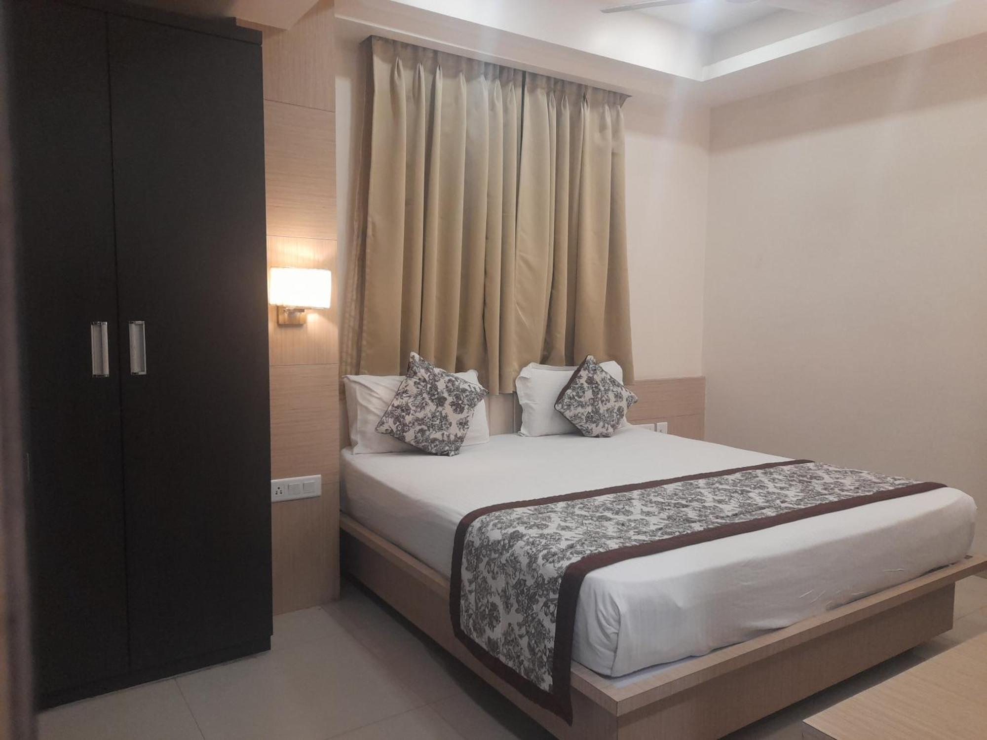 Variety Inn Πάτνα Εξωτερικό φωτογραφία