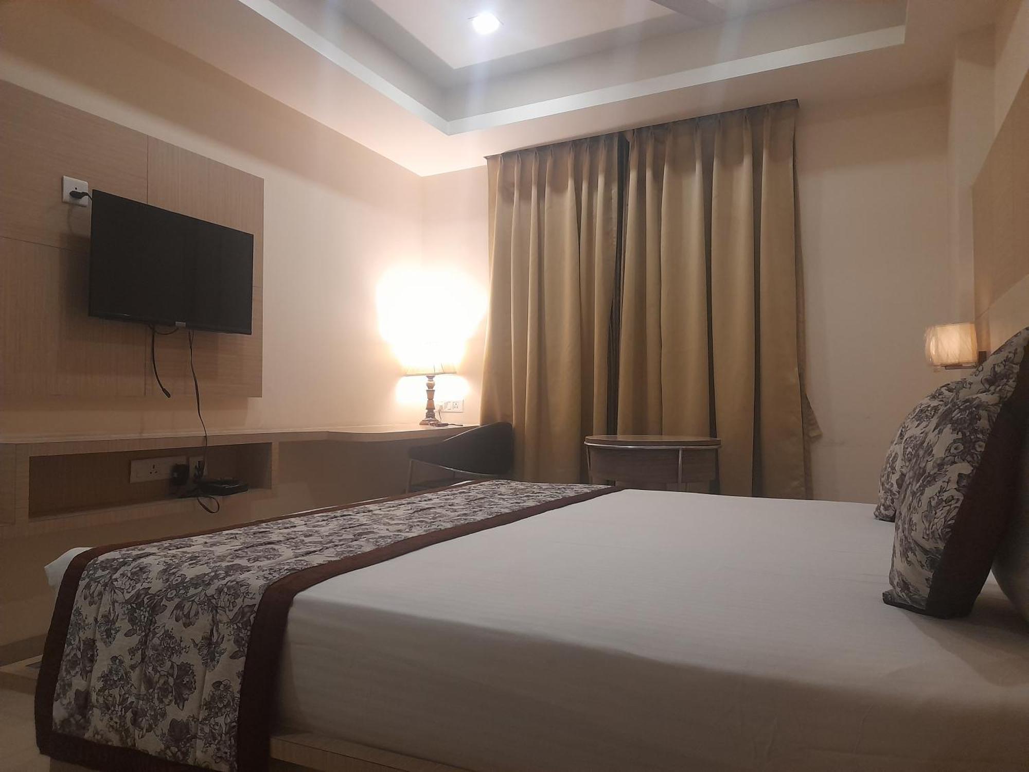 Variety Inn Πάτνα Εξωτερικό φωτογραφία