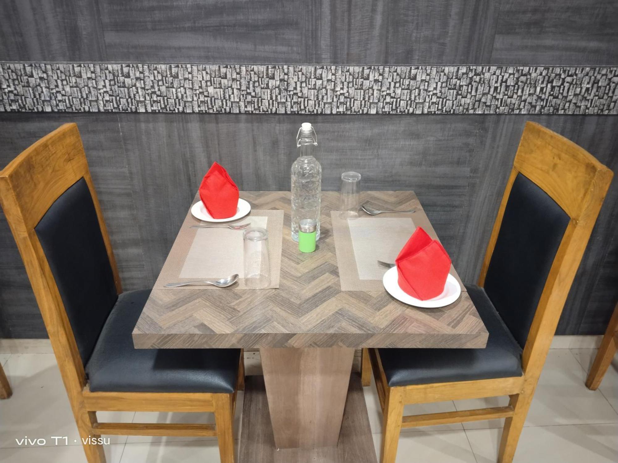 Variety Inn Πάτνα Εξωτερικό φωτογραφία