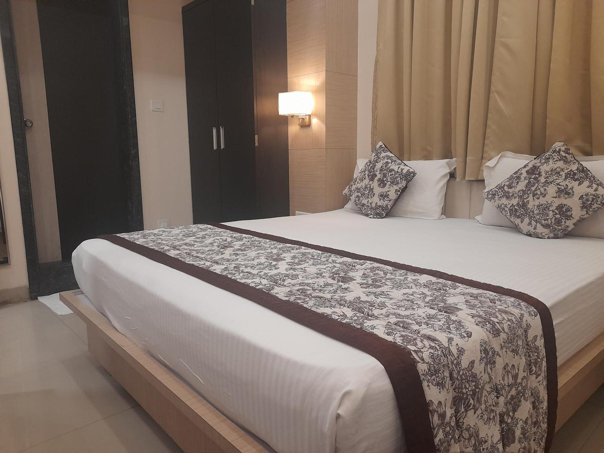 Variety Inn Πάτνα Εξωτερικό φωτογραφία