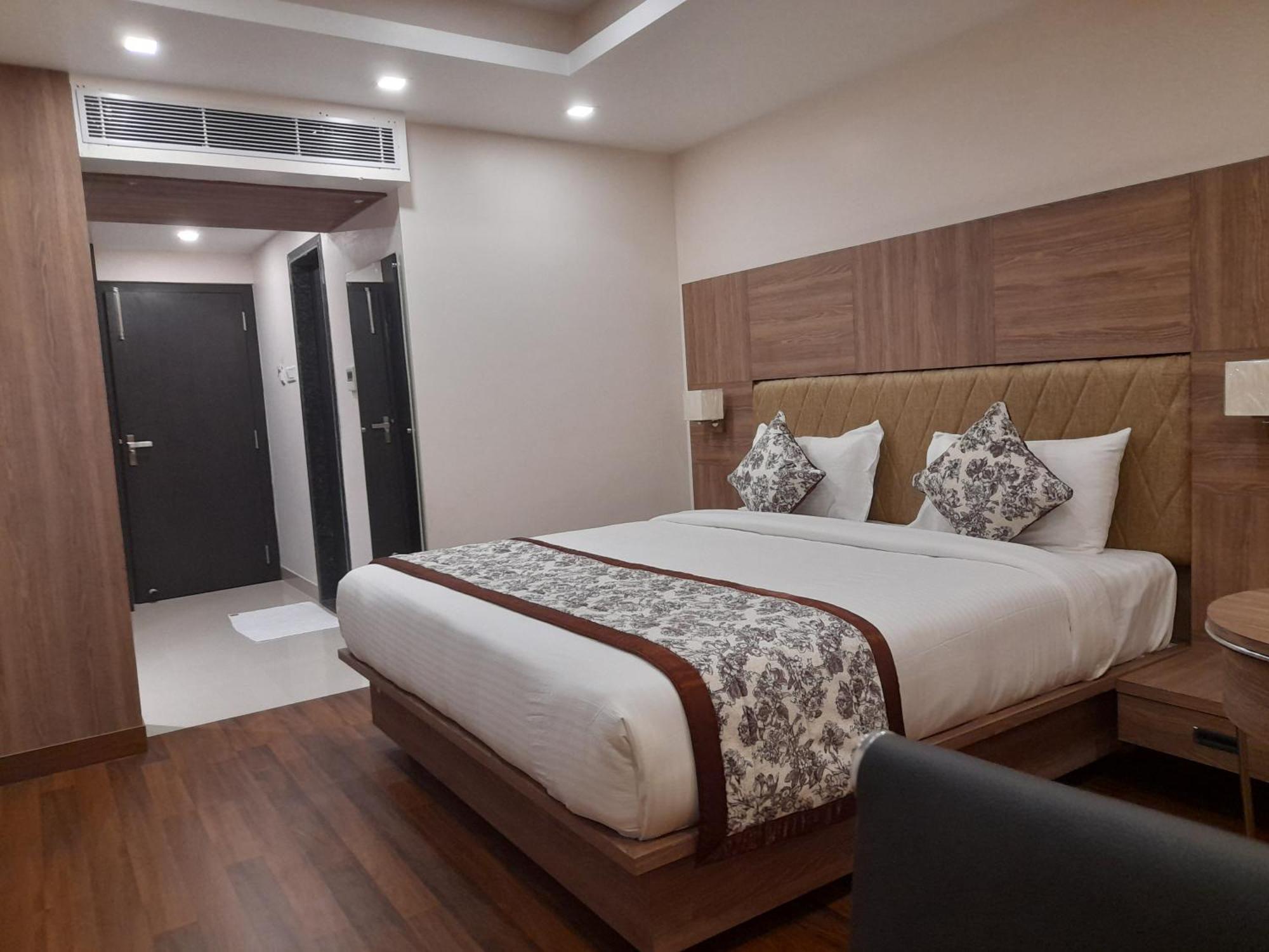 Variety Inn Πάτνα Εξωτερικό φωτογραφία